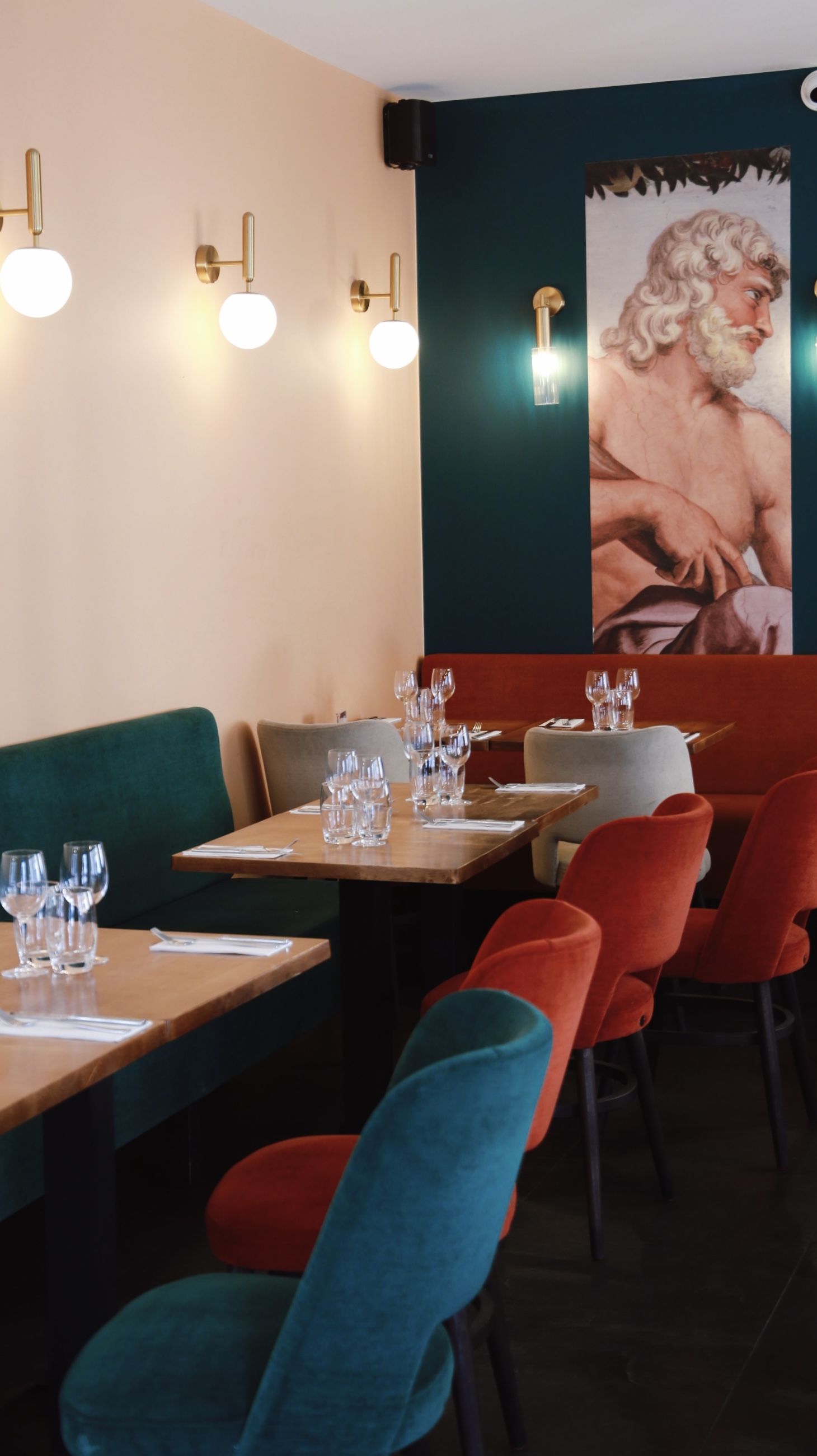 Ambiance élégante du restaurant italien Melagodo à Paris 15